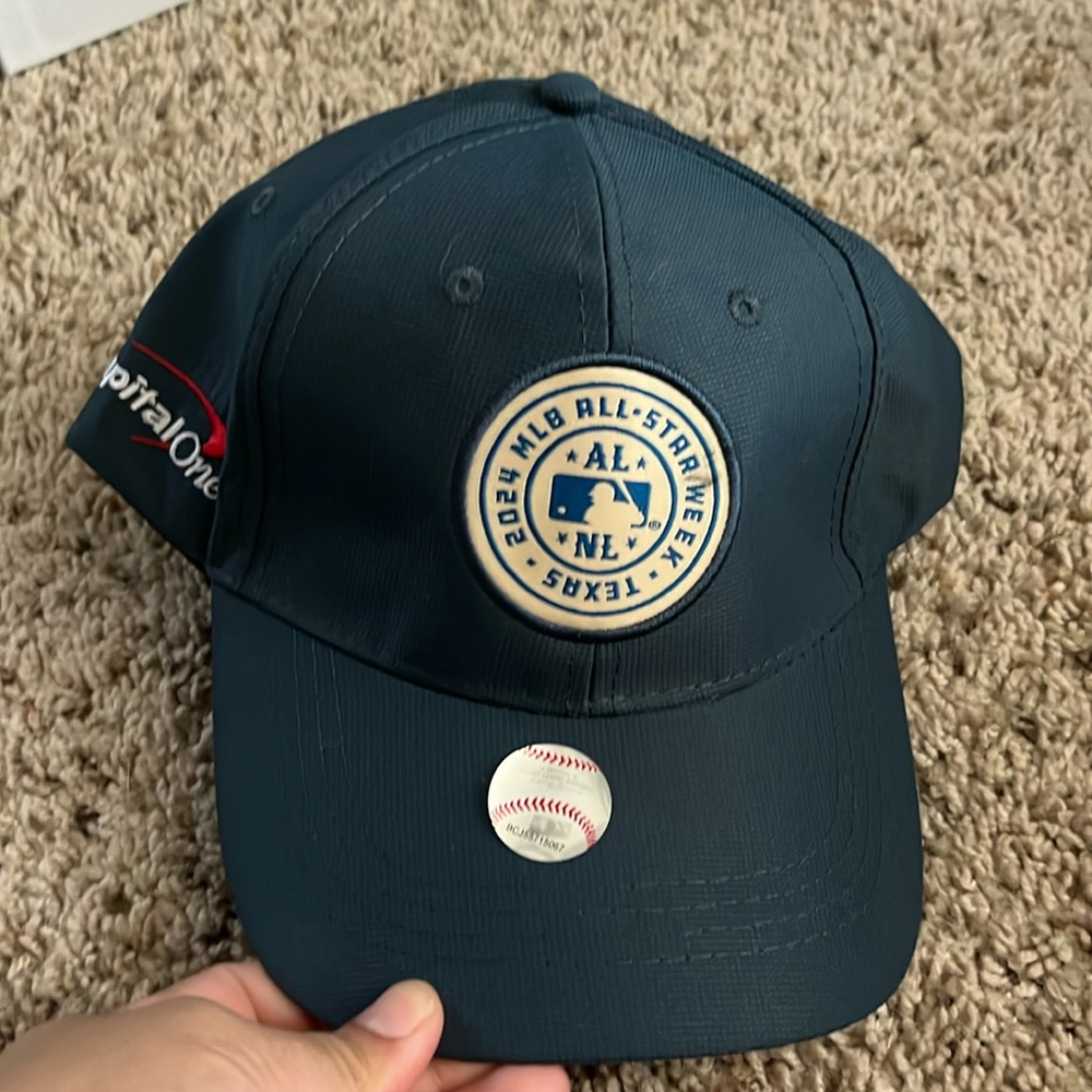NWOT Capital One Cap